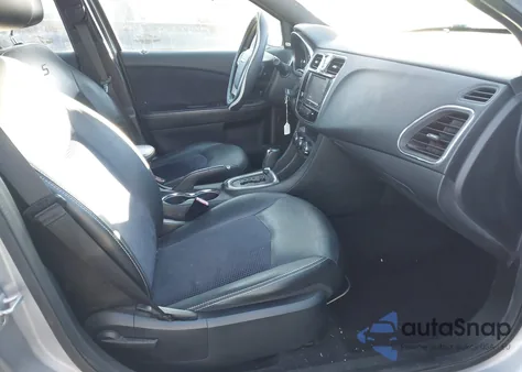 2013 Chrysler 200 Limited z USA, uszkodzony, nr VIN 1C3CCBCG5DN523424